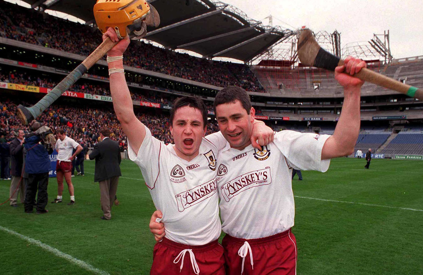 All-Ireland Club Hurling Semi-Final 2000 copy copy copy Slide background